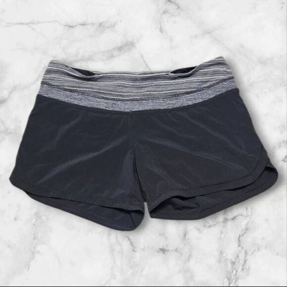 Lululemon Size 6 Speed Shorts Gray & Black - Picture 1 of 2